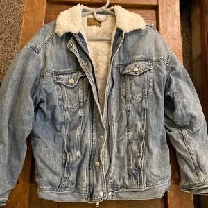 Women’s AE faux fur lined denim coat excellent condition
